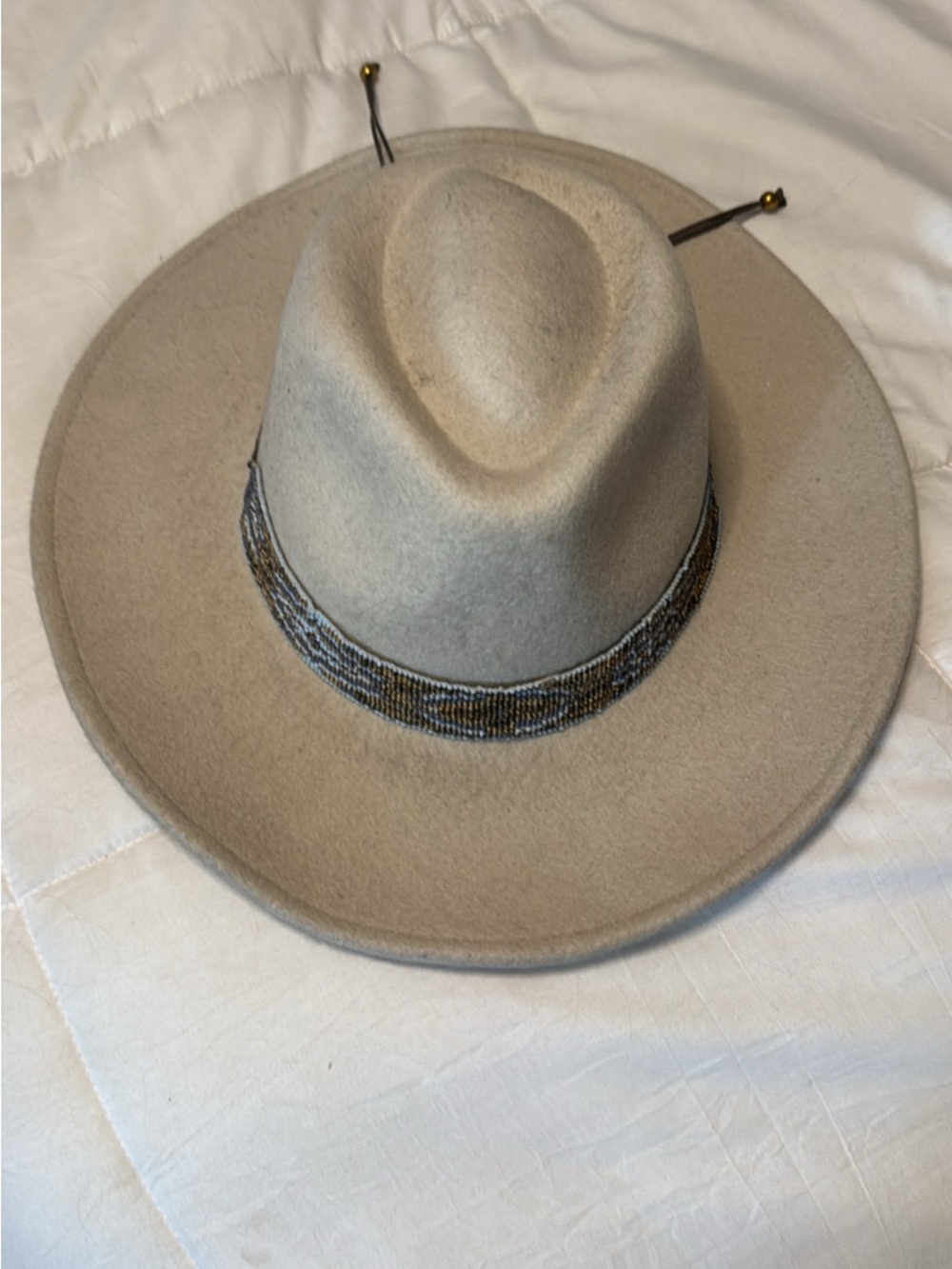 Women's Wide-Brim Felt Fedora Hat in Light Taupe with Beaded Band